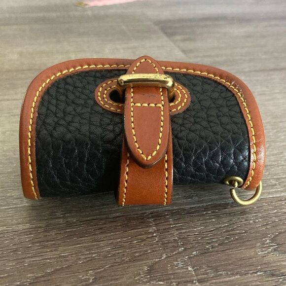 Dooney and Bourke W55 Key Caddy EVC - Picture 4 of 8